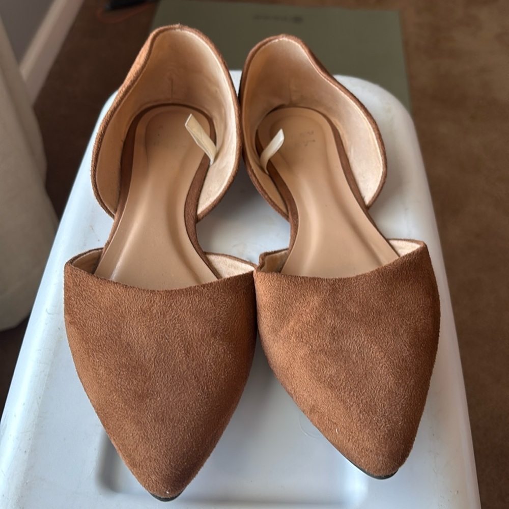 Brown size 8 formal shoe